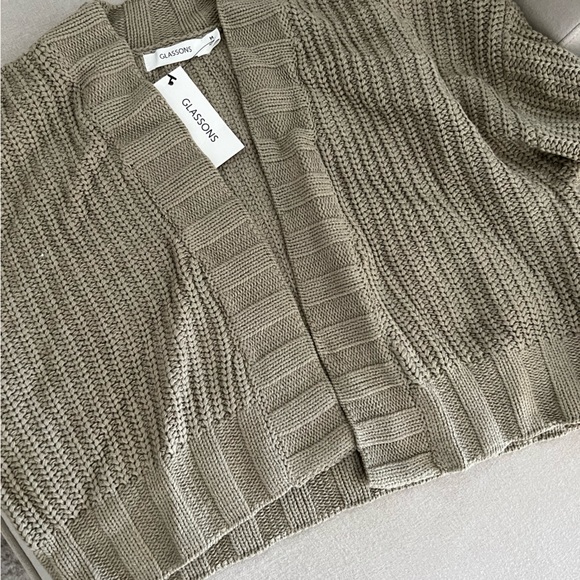 Glassons thick knit crop sage green cardigan - Picture 2 of 2
